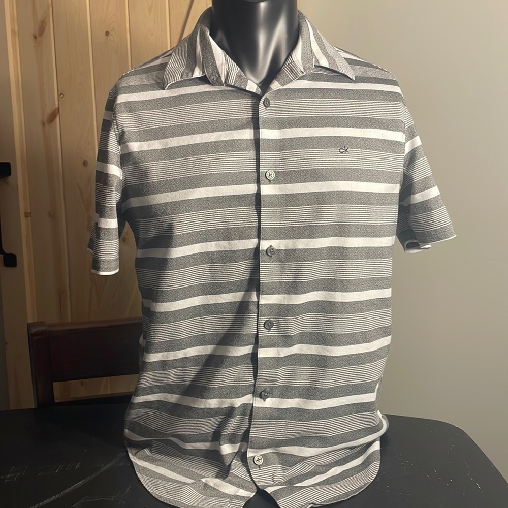 Calvin Klein Short Sleeve Button Down Shirt